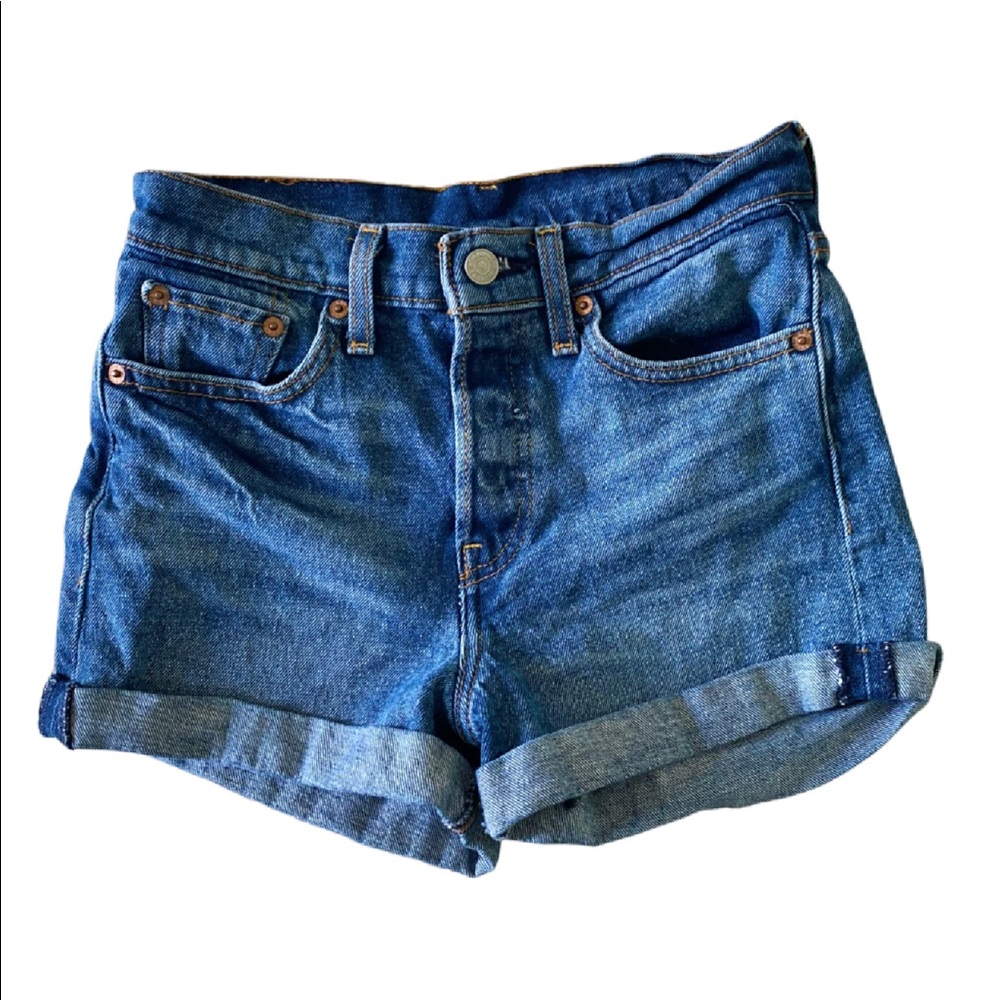 Levi’s rolled denim shorts size 25